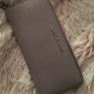 Lilac Michael Kors Wallet