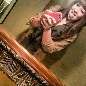 Meet your Posher, Briana