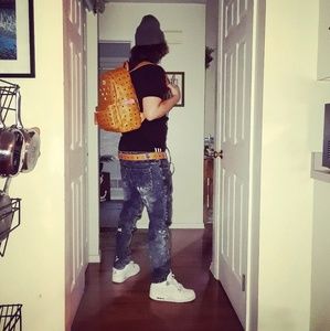 Meet your Posher, Wayne