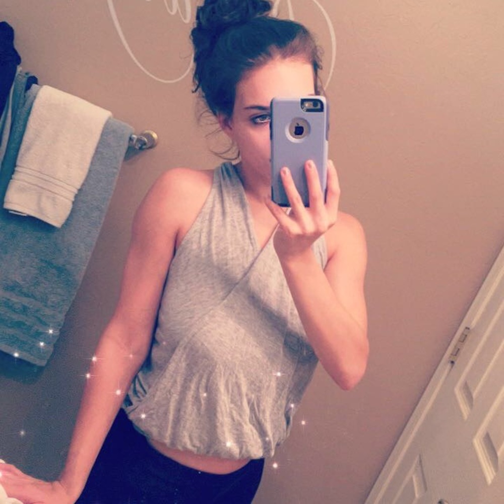 Grey tank top