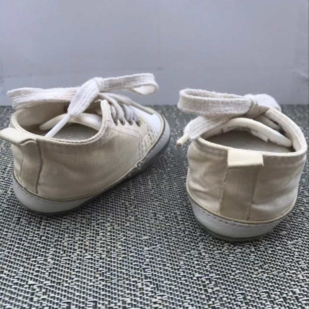 Baby Shoes Size 2 - Picture 2 of 4