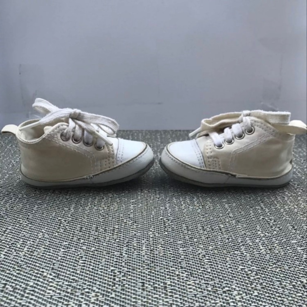Baby Shoes Size 2 - Picture 3 of 4