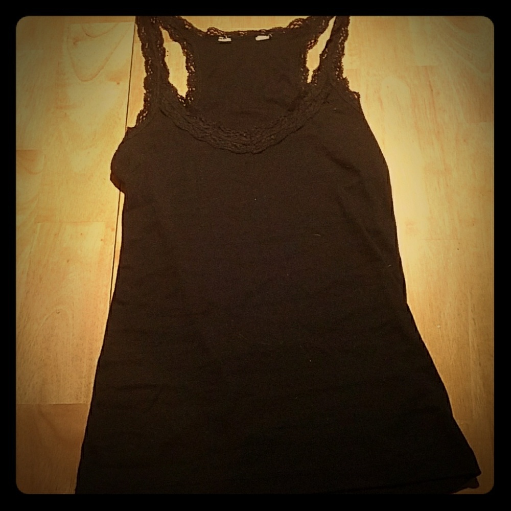 Black tanktop