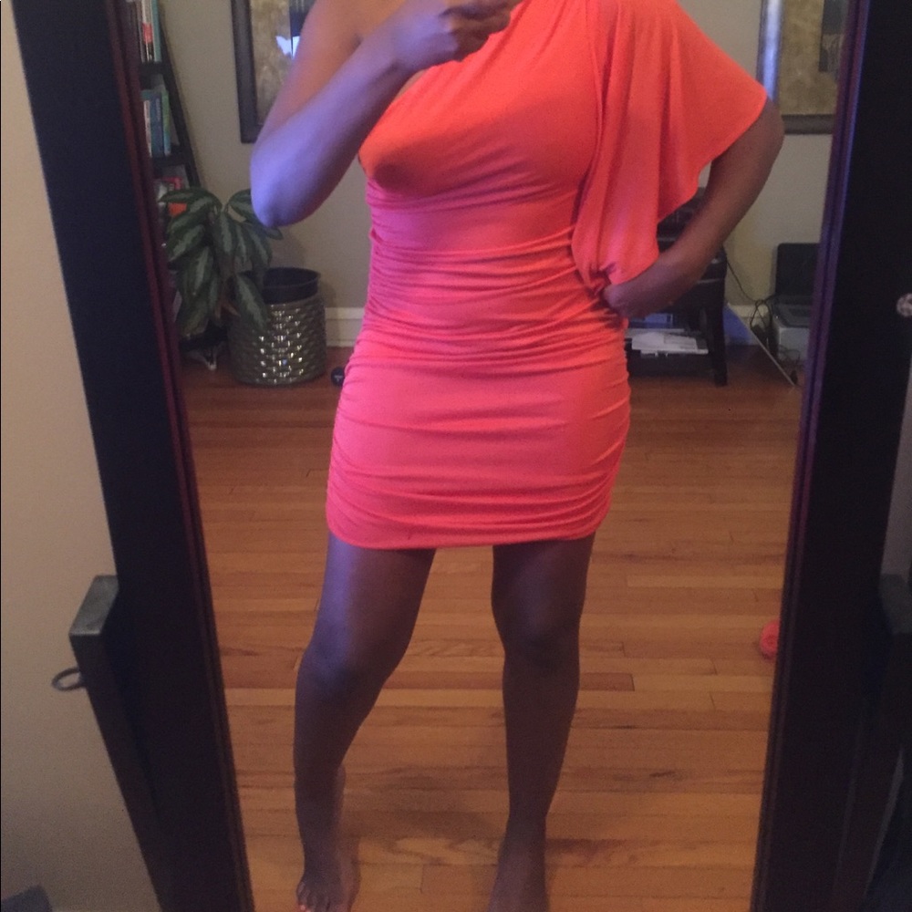 One shoulder dress🎈