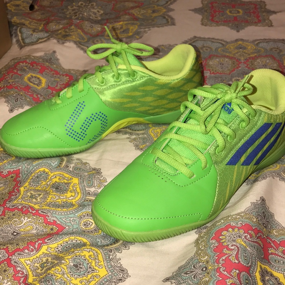 Used once Adidas Sala soccer shoe size 6y
