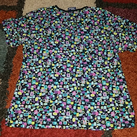 Scrub Top - Picture 2 of 3