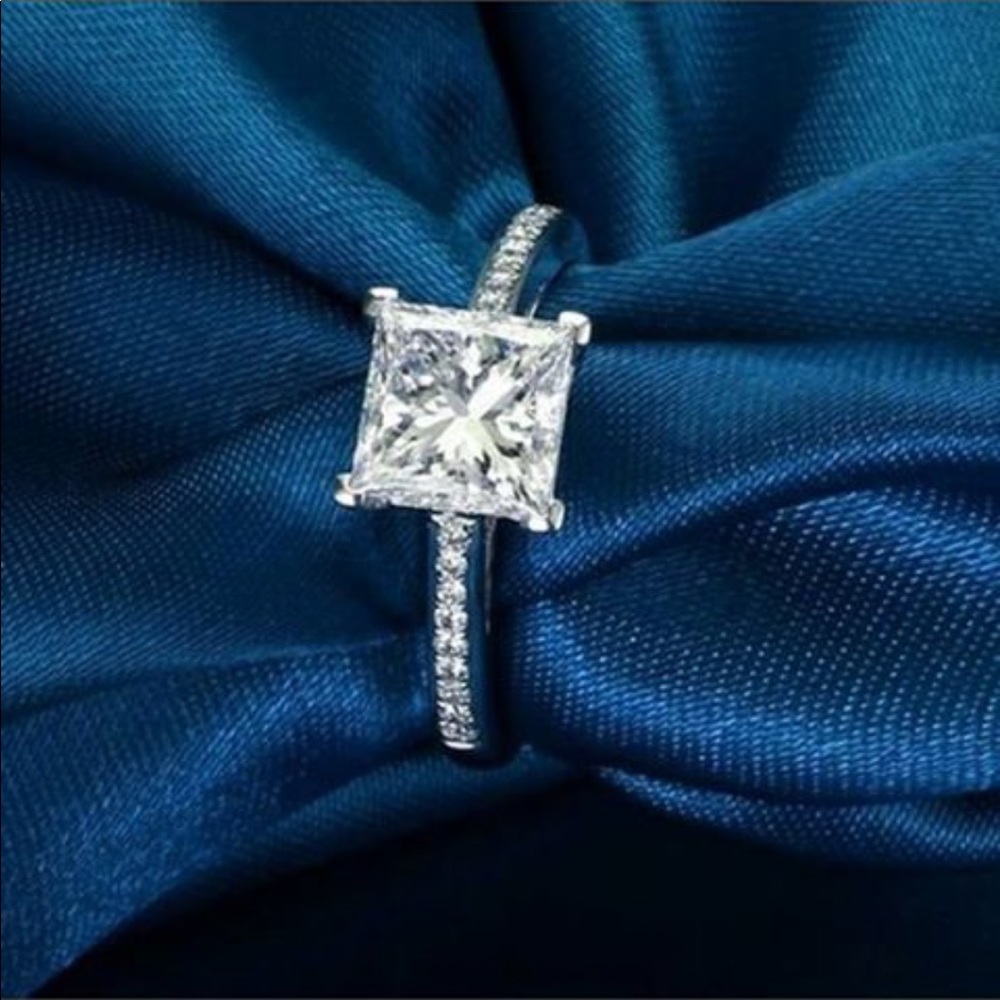 🆑🆑Ladies Engagement Ring🆑🆑