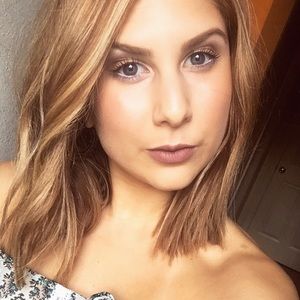 Meet your Posher, Carly