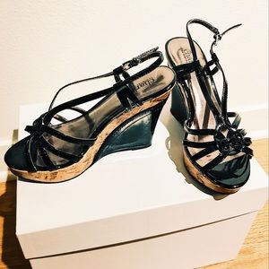 Blk size 6.5 Charles David wedges.