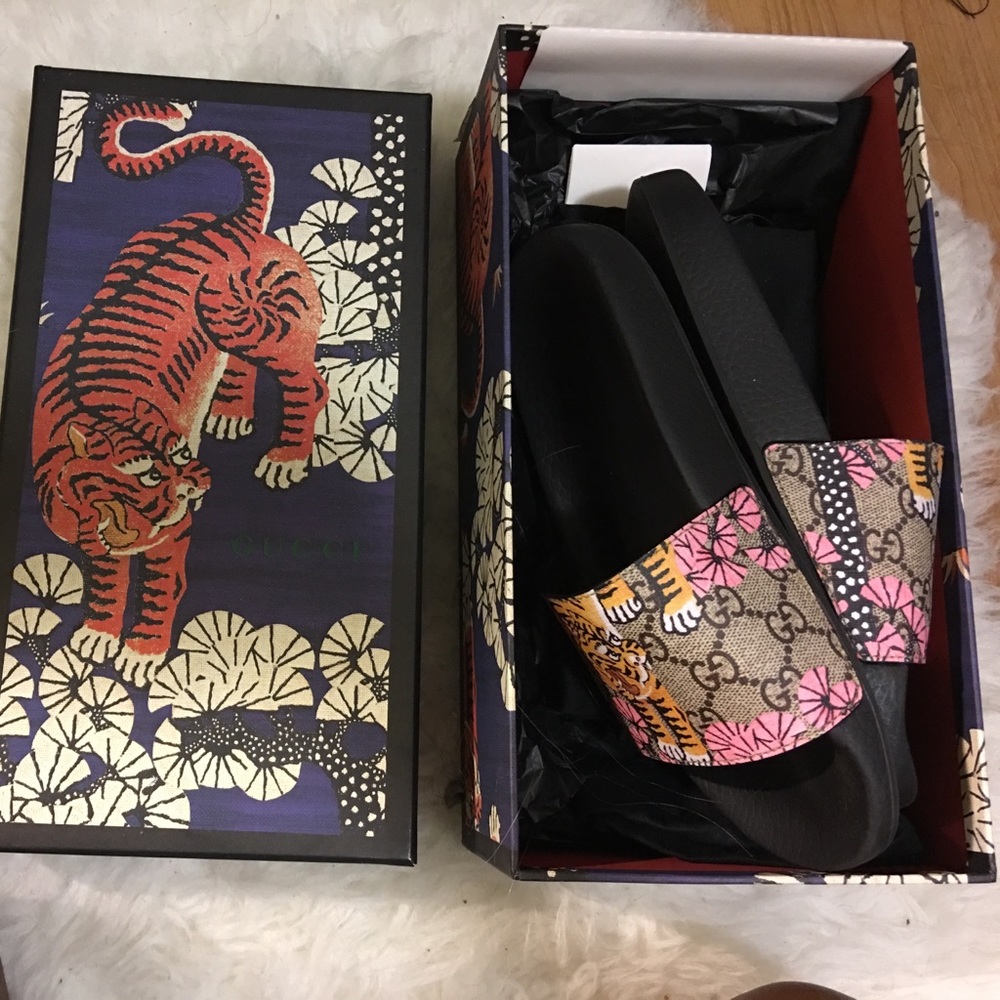 Women's Gucci slides