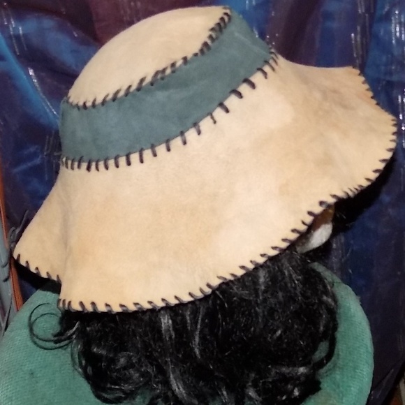 Leather-Hat \