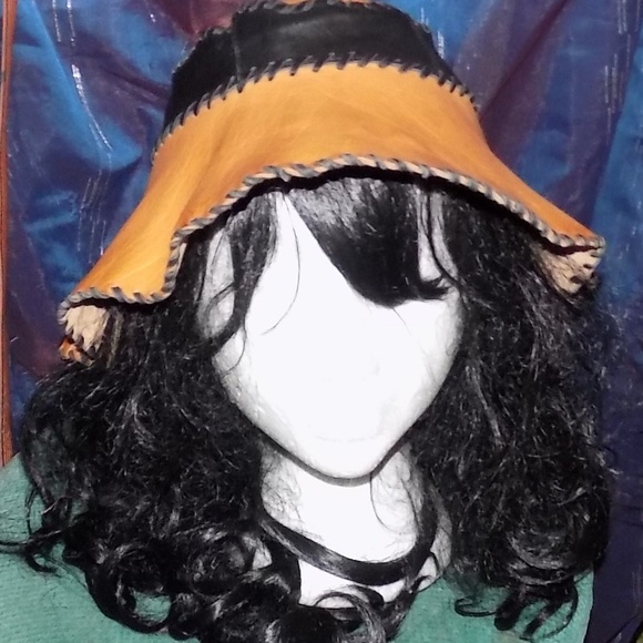 Leather-Hat \
