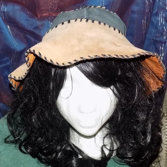 Leather-Hat \