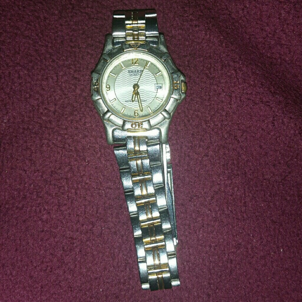 Quartz ladies watch with date and second hand