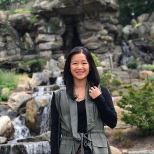 Meet your Posher, Monica