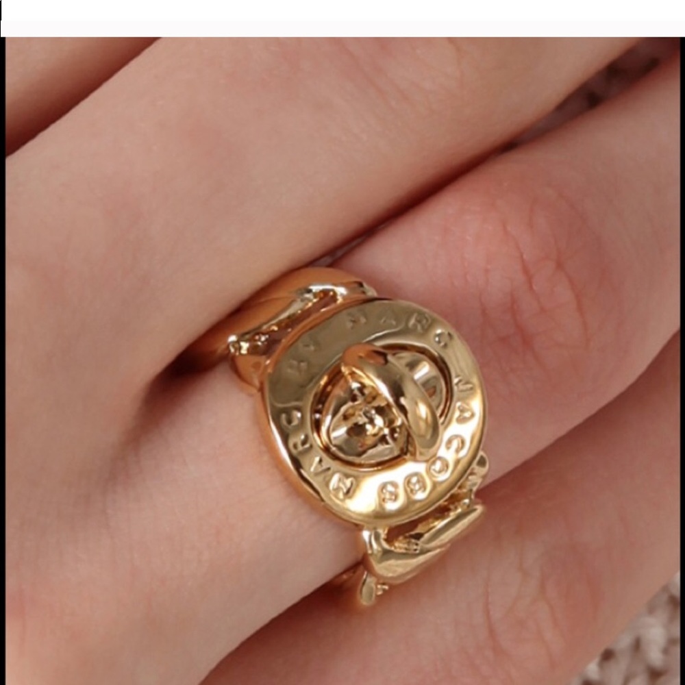 MARC BY MARC JACOBS 'Turnlock - Katie' Ring