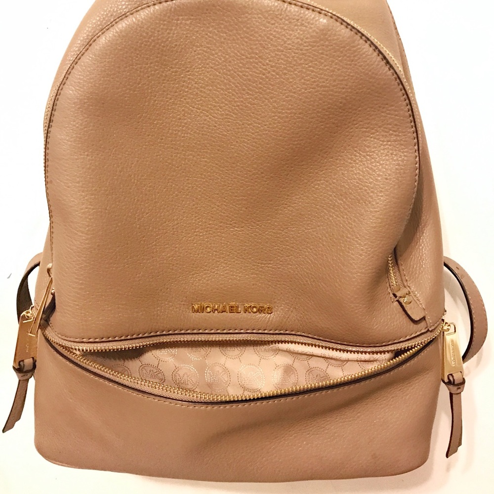 Michael Kors Rhea Large โ SOLD โ - Picture 4 of 7