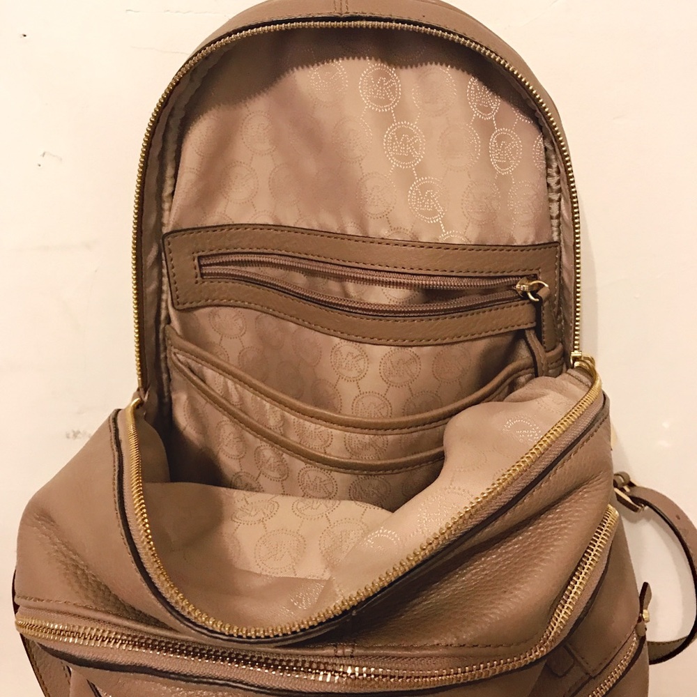 Michael Kors Rhea Large โ SOLD โ - Picture 5 of 7
