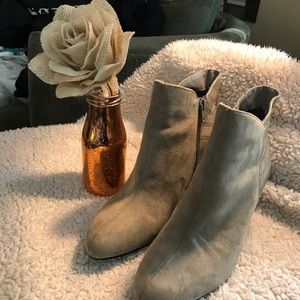 Taupe Size 8 Express brand booties