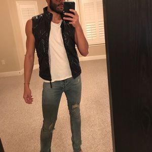 Men's black puffer vest