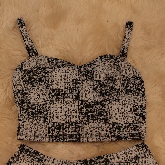 Black 🖤 White Skirt + Top set - Picture 2 of 6