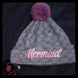 Cakeworthy  mermaid beanie