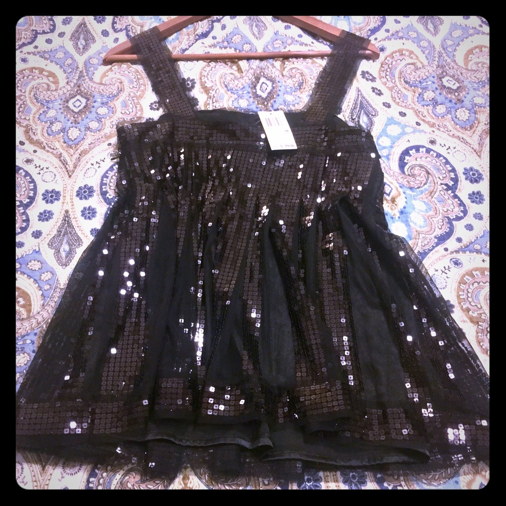 Max studio sequined top NWT