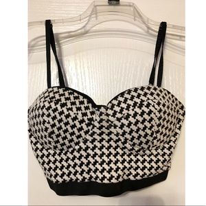 +Black and white crop top/bralette+