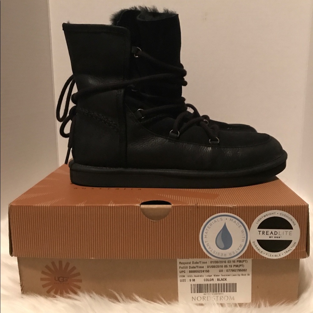 Women's Lodge Short UGG Authentic