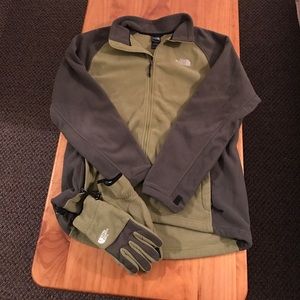 Multicolor green north face and matching gloves