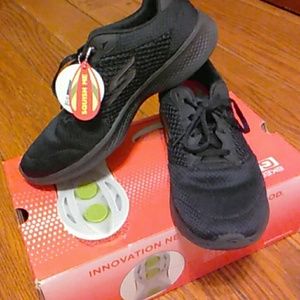 SOLD- New Skechers