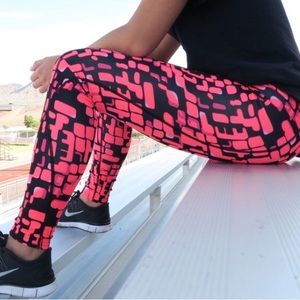 NWOT-Athletic Yoga Pants