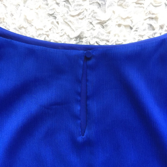 Alice + Olivia Briar Pleated Bell-sleeve Top - Picture 4 of 8