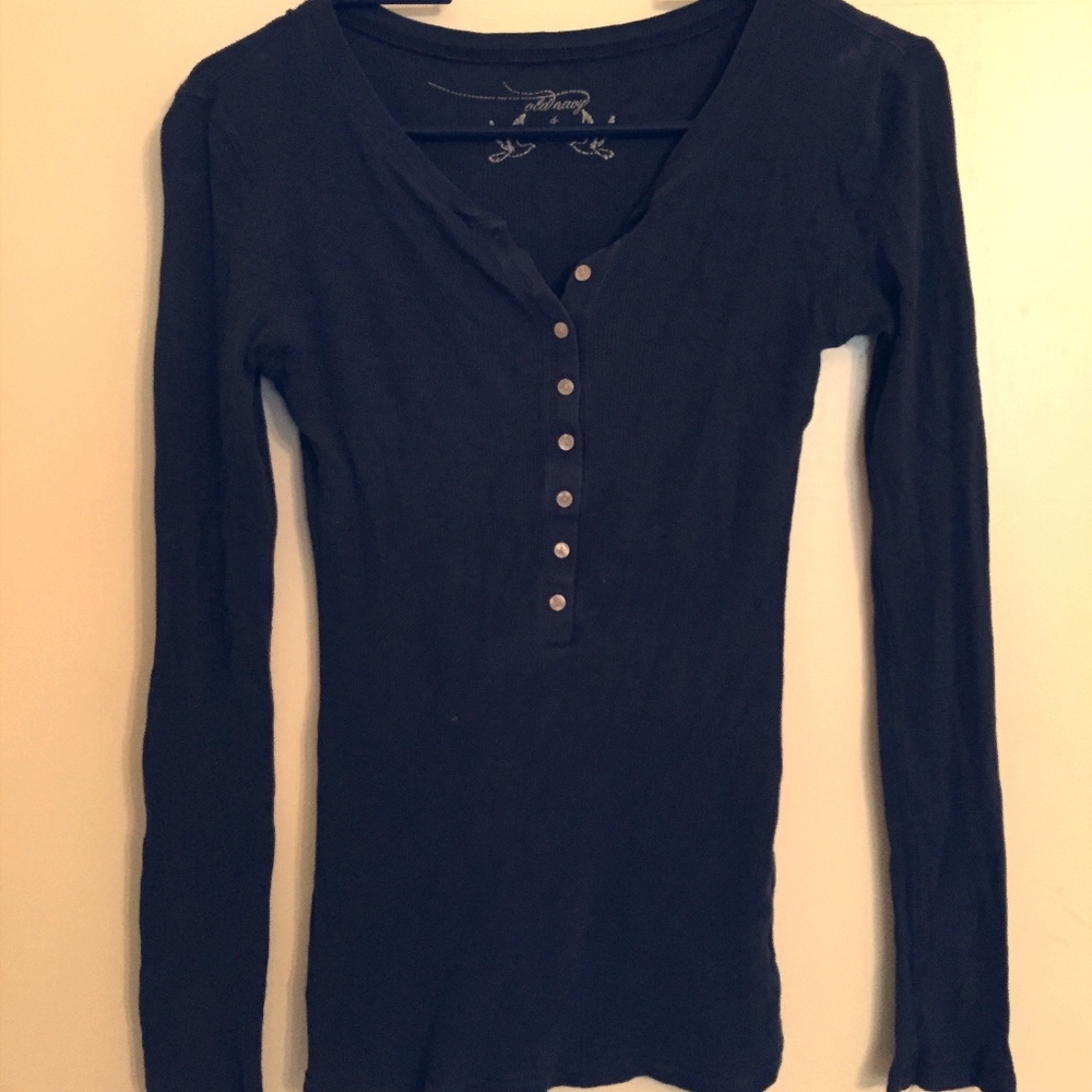 Navy long sleeved henley tee