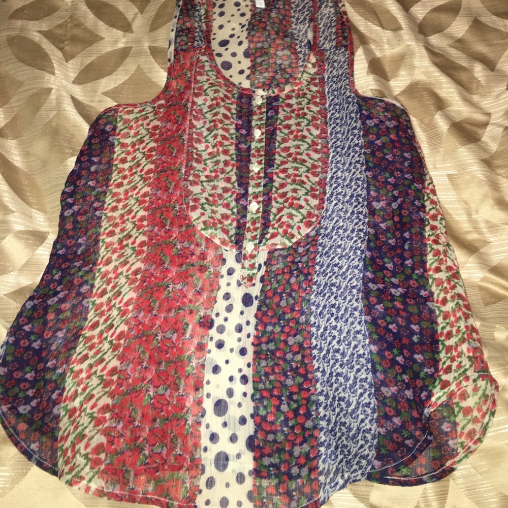 Delias Tank