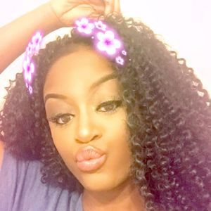 Meet your Posher, Mae