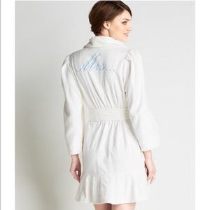 ❤️Betsy Johnson Mrs. Embroidered Bridal Terry Robe