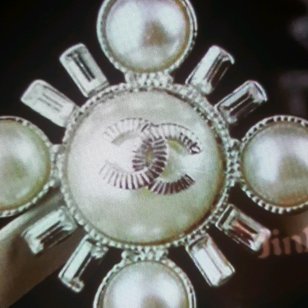 Meet your Posher, Mika