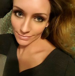 Meet your Posher, Selina