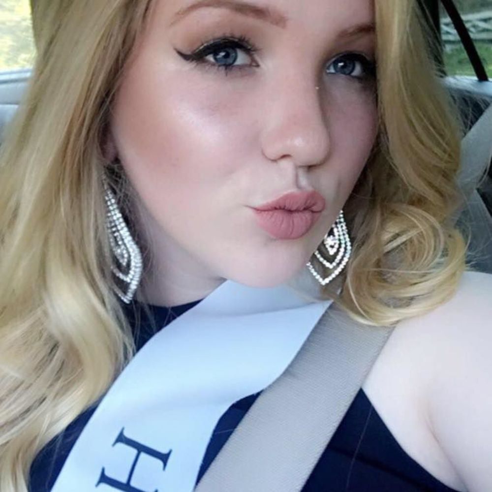 Meet your Posher, Elise
