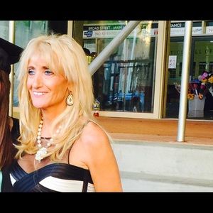 Meet your Posher, Elaina