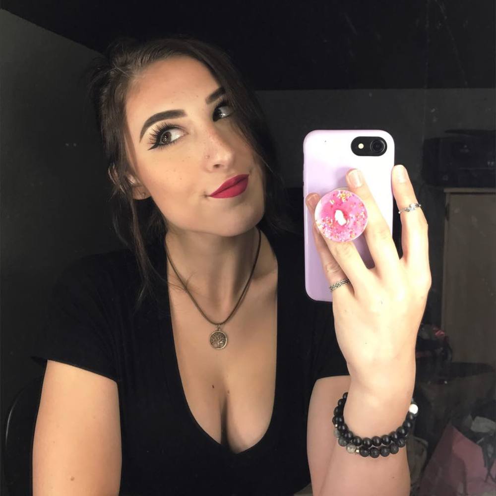 Meet your Posher, Ashley