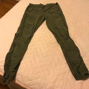 Green khaki low rise cargo pants