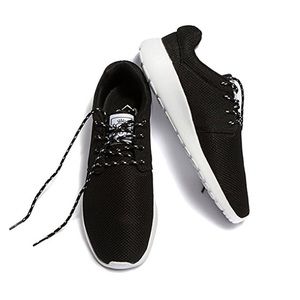 Lightweight athletic shoe