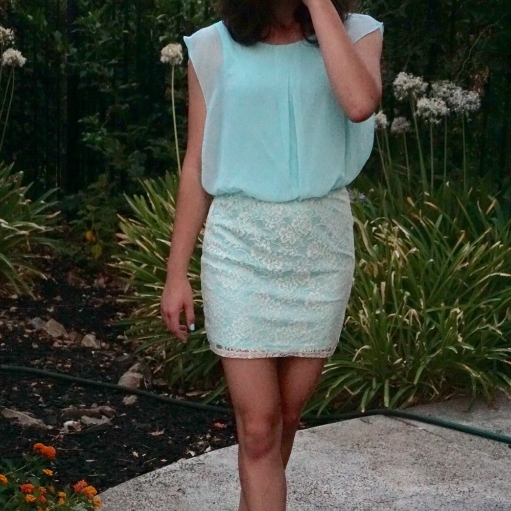 BEAUTIFUL blue lace dress 👗