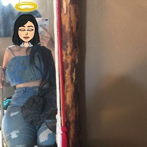 Meet your Posher, Adela