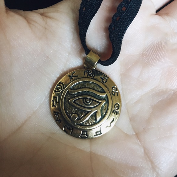 Eye of Horus Zodiac Pendant Choker - Picture 2 of 2