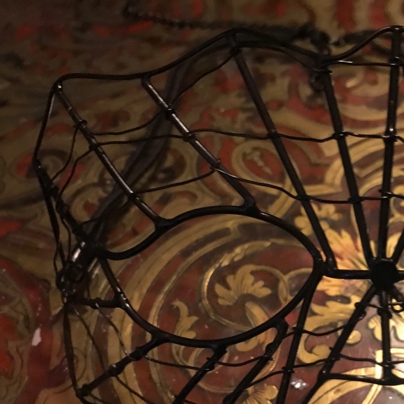 METAL SPIDER WEB MASK - Picture 2 of 4