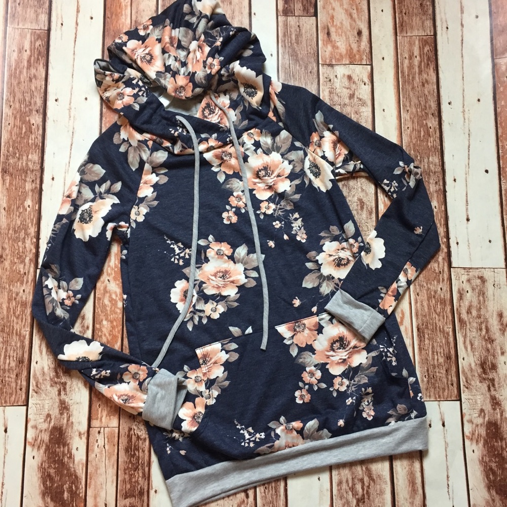 Last 1!!! Small Floral hooded sweatshirt - Picture 5 of 6