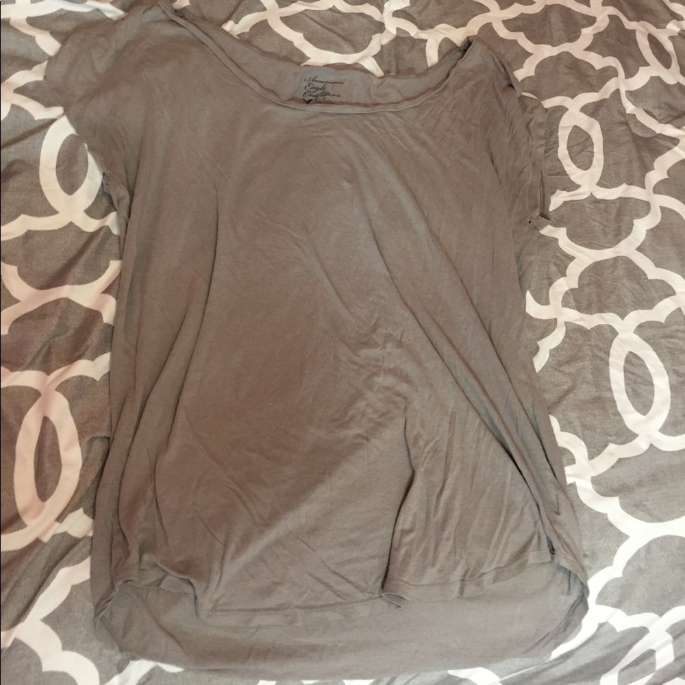 American Eagle flowy t-shirt